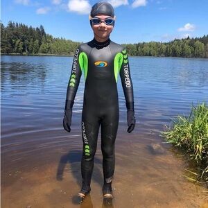 GUC Blue Seventy Torpedo Kids Wet Suit black and neon green neoprene